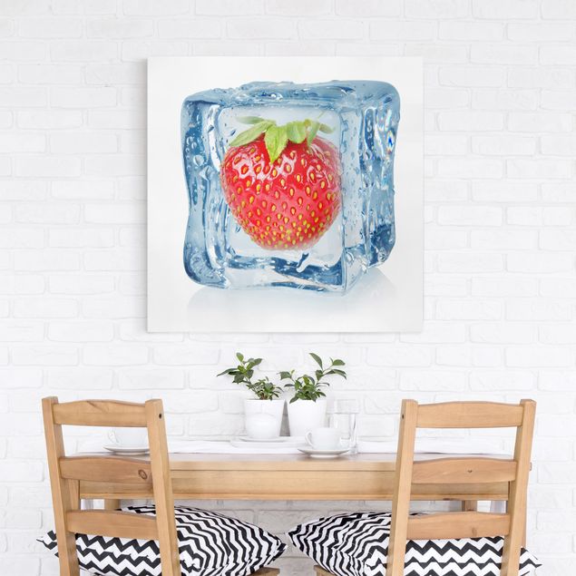 Schöne Wandbilder Erdbeere im Eiswürfel