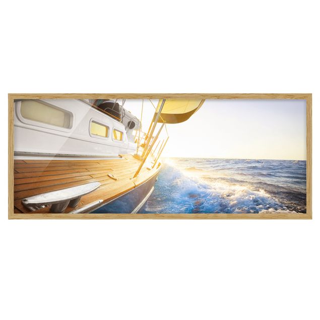 Bild mit Rahmen - Segelboot auf blauem Meer bei Sonnenschein - Panorama Querformat