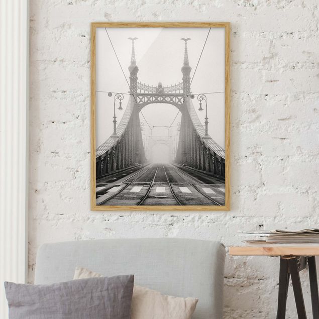 Schwarz-Weiß Bilder mit Rahmen Brücke in Budapest