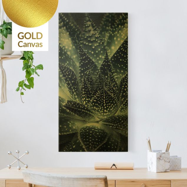 Leinwandbild Gold - Kaktus mit Sternpunkten bei Nacht - Hochformat 1:2