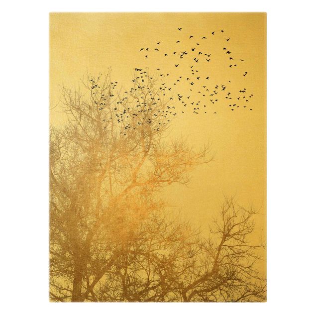 Leinwandbild Gold - Vogelschwarm vor goldenem Baum - Hochformat 3:4