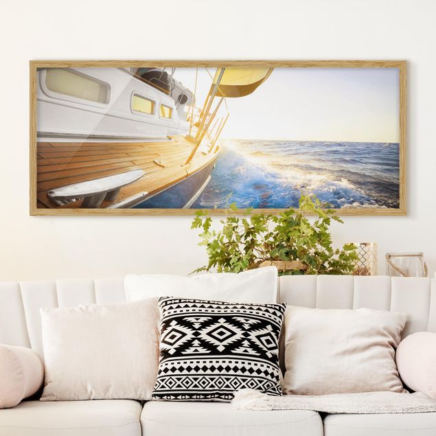 Natur Bilder mit Rahmen Segelboot auf blauem Meer bei Sonnenschein