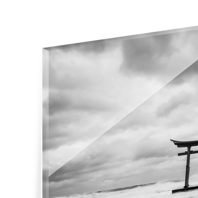 Glasbild - Japanisches Torii im Meer - Quadrat 1:1