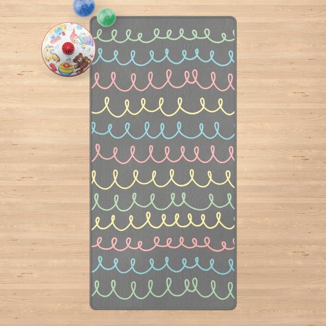 Teppich modern Gezeichnete Pastellfarbene Kringellinien auf Grau
