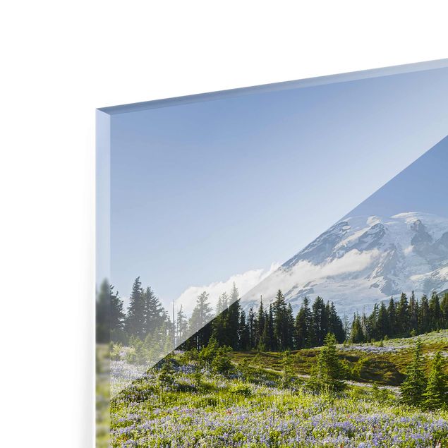 Glasbild Natur & Landschaft - Bergwiese mit roten Blumen vor Mt. Rainier