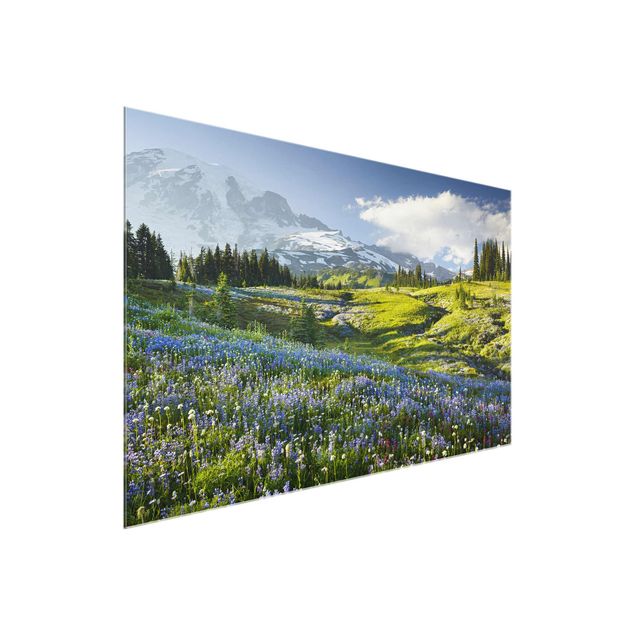 Glasbilder Natur Bergwiese mit blauen Blumen vor Mt. Rainier