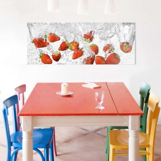 Schöne Wandbilder Frische Erdbeeren im Wasser