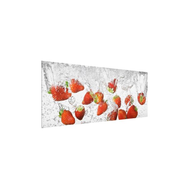 Bilder auf Glas Frische Erdbeeren im Wasser