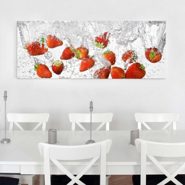 XXL Glasbilder Frische Erdbeeren im Wasser
