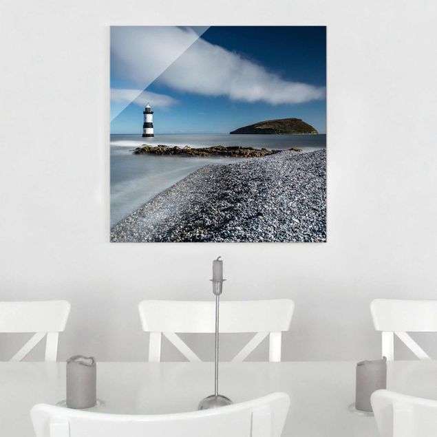 Glasbilder Strand Leuchtturm in Wales