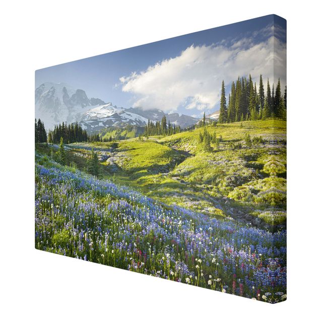 Leinwandbilder Wohnzimmer modern Bergwiese mit blauen Blumen vor Mt. Rainier
