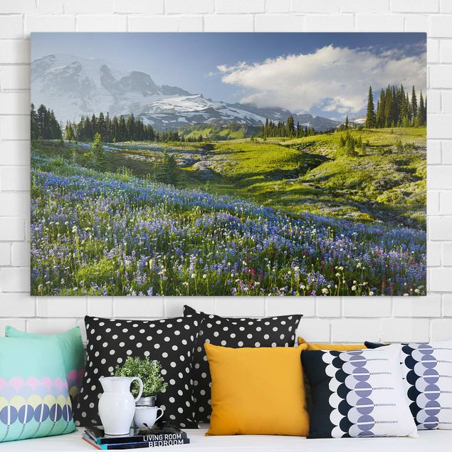 Leinwandbilder XXL Bergwiese mit blauen Blumen vor Mt. Rainier