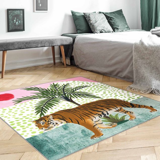 Teppich bunt Spazierender Tiger im Morgenrot