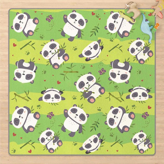 Teppich Bambusoptik Süße Pandabären auf Grüner Wiese