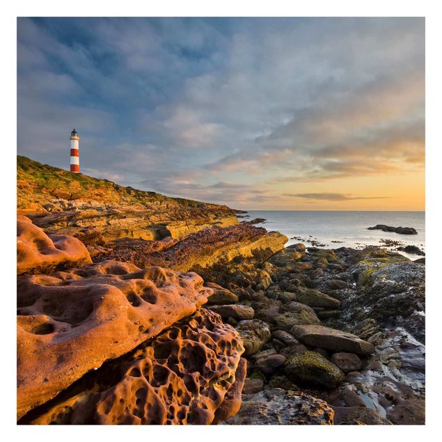 Fototapeten Tarbat Ness Leuchtturm und Sonnenuntergang am Meer