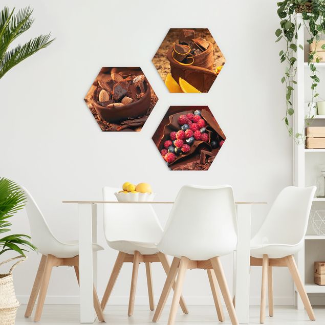 Bilder Hexagon Schokolade mit Früchten und Mandeln