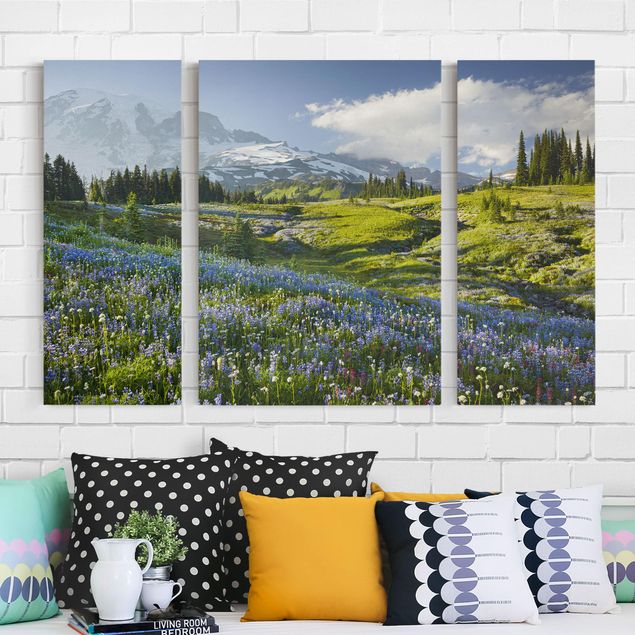 Leinwand Bilder XXL Bergwiese mit blauen Blumen vor Mt. Rainier