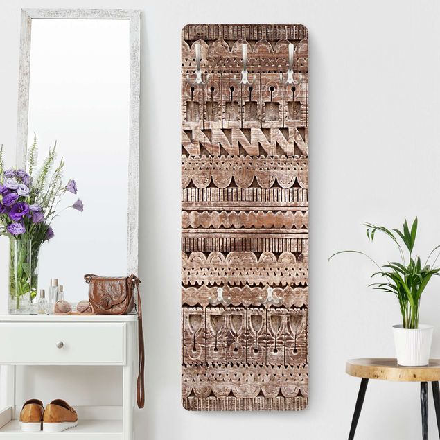 Garderobenpaneel Alte verzierte marokkanische Holztür in Essaouria