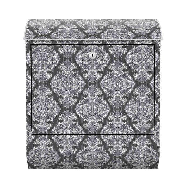 Briefkasten Design Aquarell Barock Muster vor Dunkelgrau