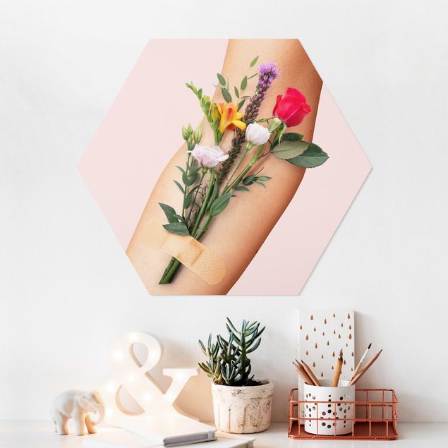 Foto auf Hartschaumplatte Arm mit Blumen