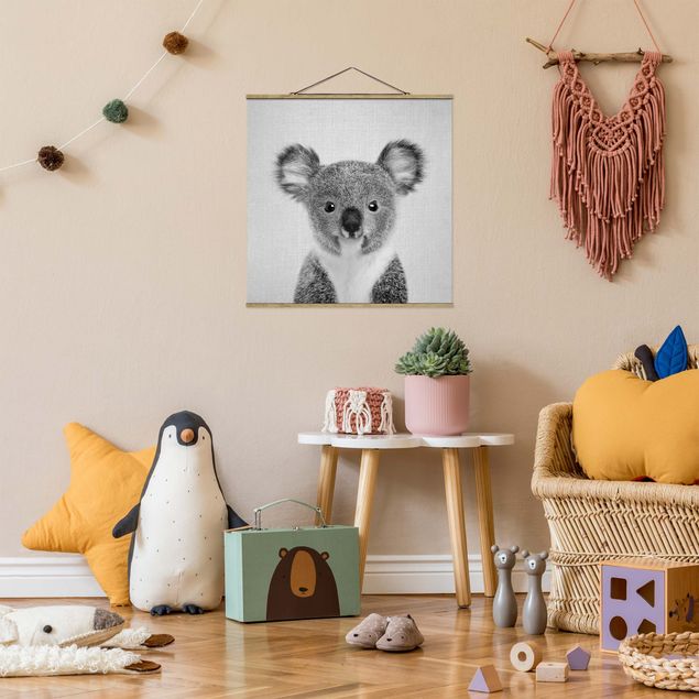 Stoffbilder mit Holzleisten Baby Koala Klara Schwarz Weiß