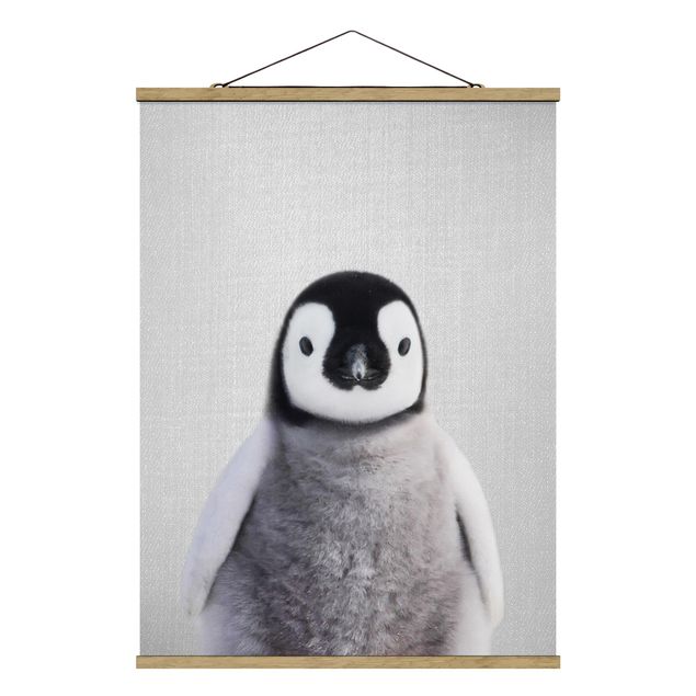 Stoffbild mit Posterleisten - Baby Pinguin Pepe - Hochformat 3:4