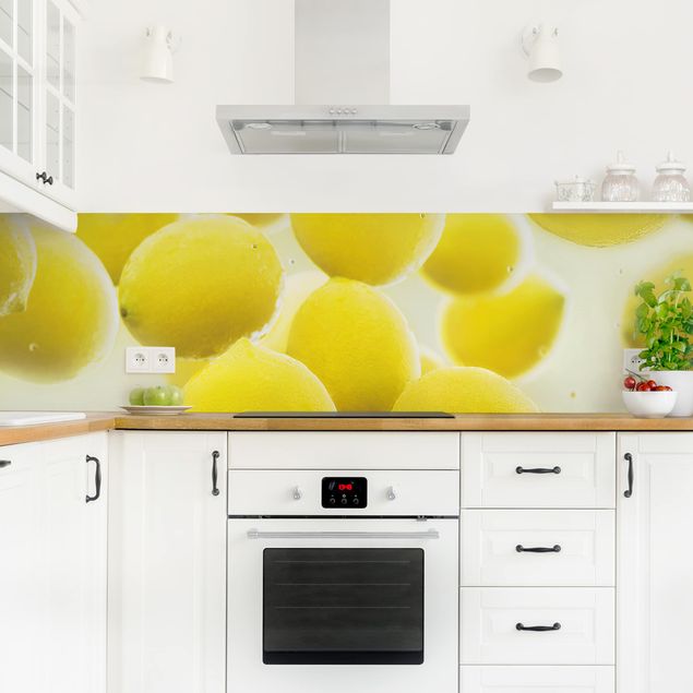 Küchenrückwände selbstklebend Zitronen im Wasser