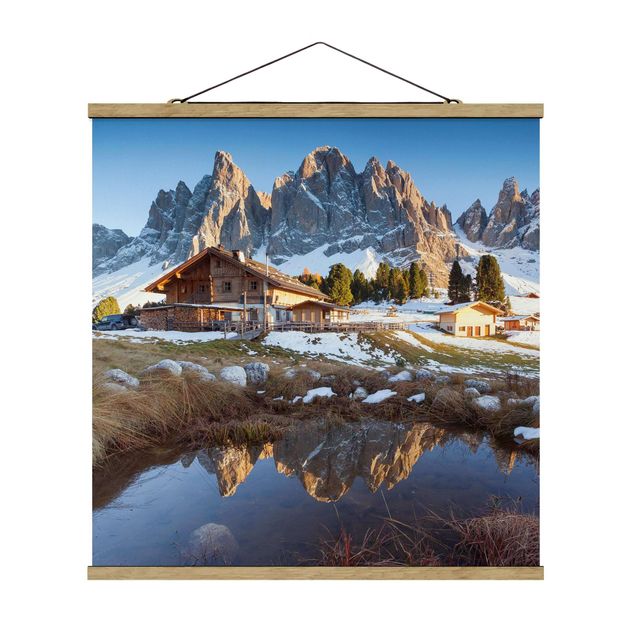 Stoffbild mit Posterleisten - Berghütte - Quadrat