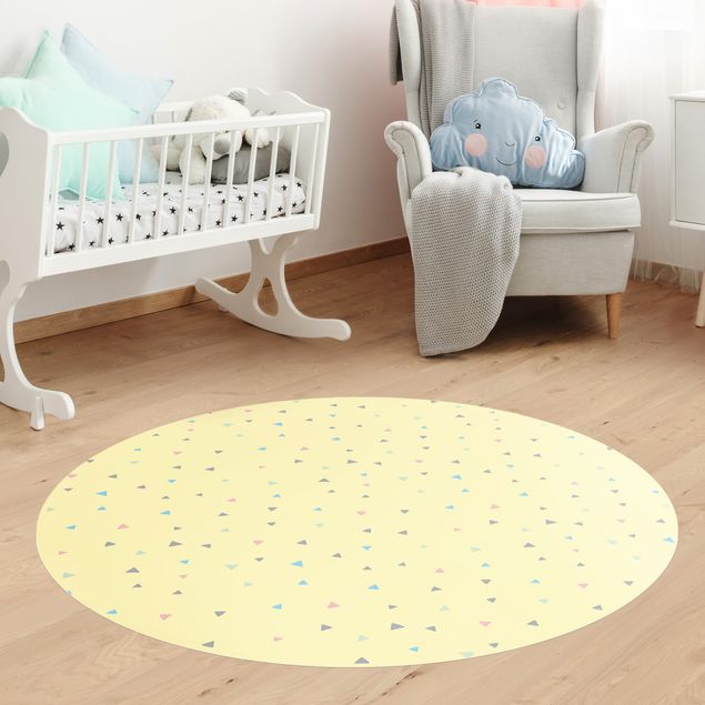 Moderne Teppiche Bunte gezeichnete Pastelldreiecke auf Gelb