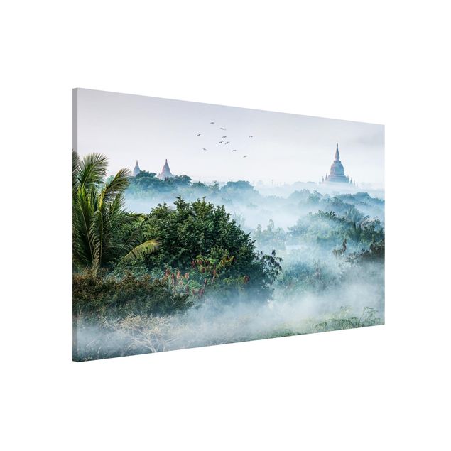 Magnettafel Büro Morgennebel über dem Dschungel von Bagan
