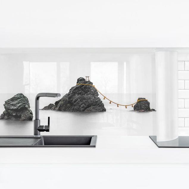 Küchenrückwand Folie Schwarz-Weiß Meoto Iwa - die verheirateten Felsen
