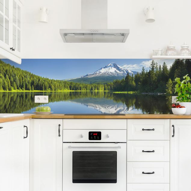 Küchenrückwand Wald Vulkan mit Wasserspiegelung