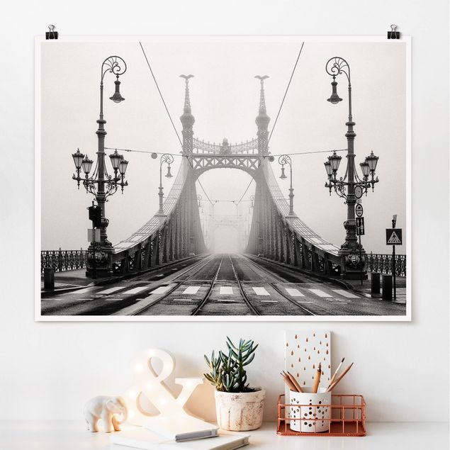 Poster Schwarz Weiß Querformat Brücke in Budapest