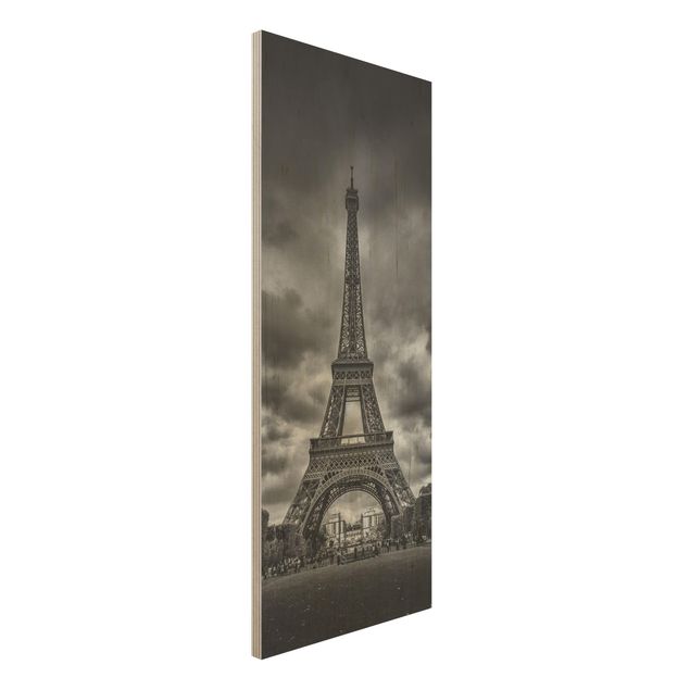 Holzbilder modern Eiffelturm vor Wolken schwarz-weiß