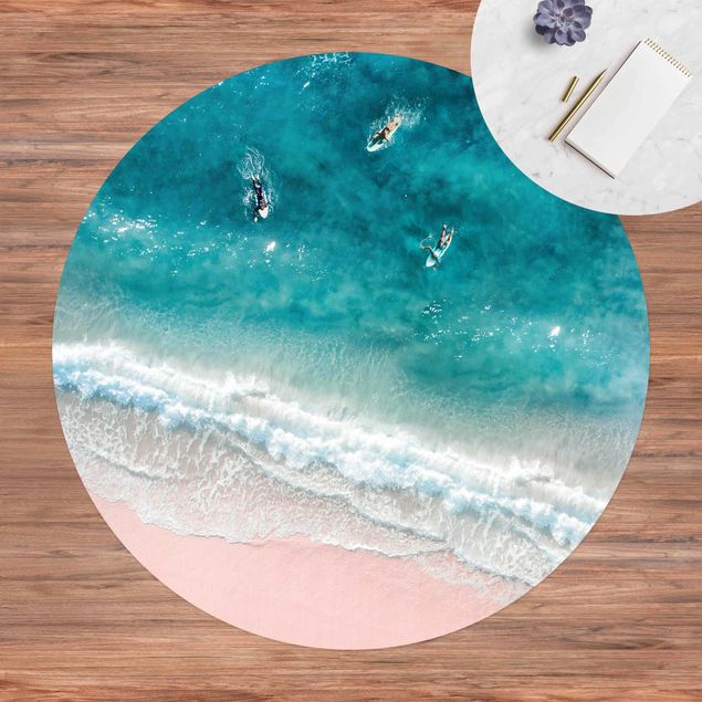 Runder Vinyl-Teppich - Drei Surfer paddeln zum Ufer