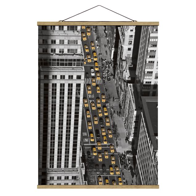 Stoffbild mit Posterleisten - Taxiverkehr in Manhattan - Hochformat 3:4