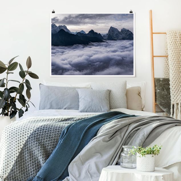 Schwarz-Weiß Poster Wolkenmeer im Himalaya