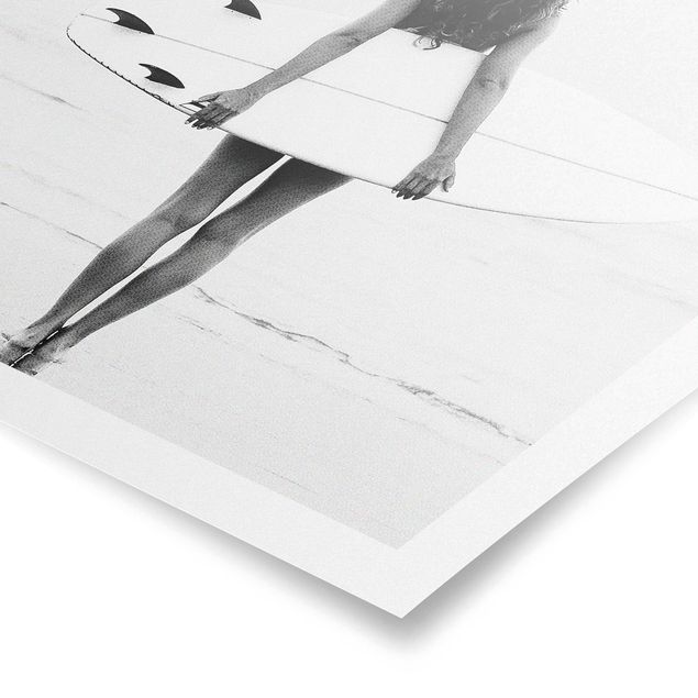 Poster bestellen Entspanntes Surfergirl mit Board