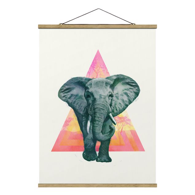 Stoffbild mit Posterleisten - Laura Graves - Illustration Elefant vor Dreieck Malerei - Hochformat 3:4