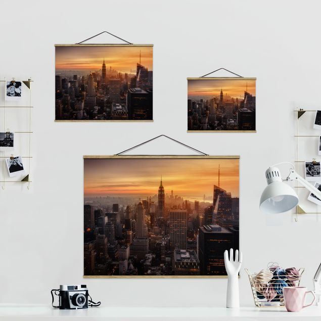 Stoffbild mit Posterleisten - Manhattan Skyline Abendstimmung - Querformat 4:3
