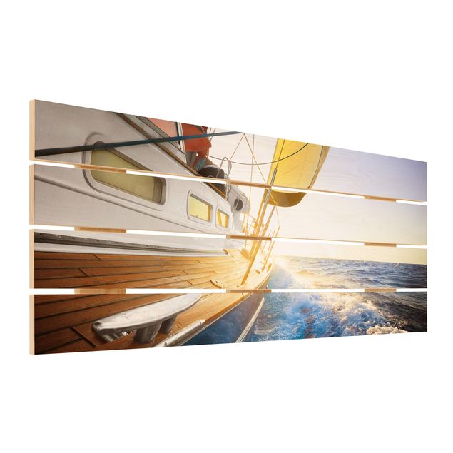 Holzbild - Segelboot auf blauem Meer bei Sonnenschein - Querformat 2:5