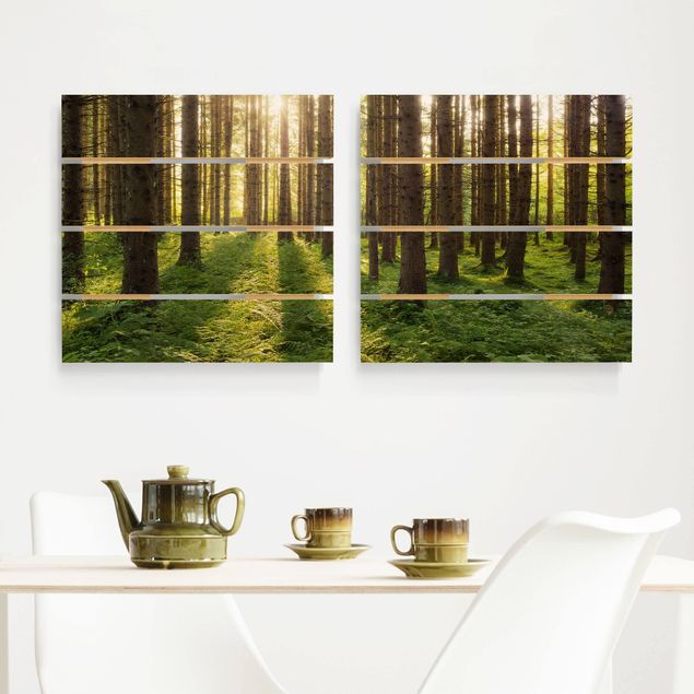 Holzbilder Landschaften Sonnenstrahlen in grünem Wald