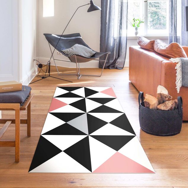 teppich für balkon Geometrisches Muster große Dreiecke Farbakzent Altrosa