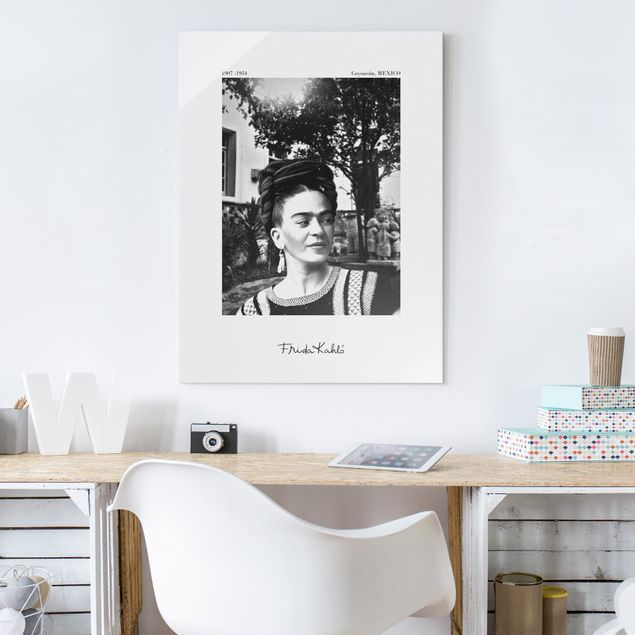 Schwarz-Weiß Glasbilder Frida Kahlo Foto Portrait im Garten
