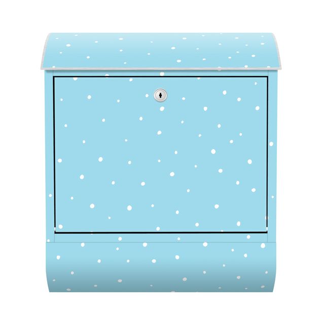 Briefkasten - Gezeichnete kleine Punkte auf Pastellblau