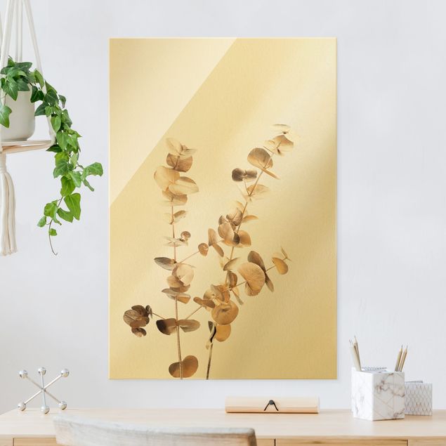 Glasbild - Goldene Eukalyptuszweige - Hochformat 2:3