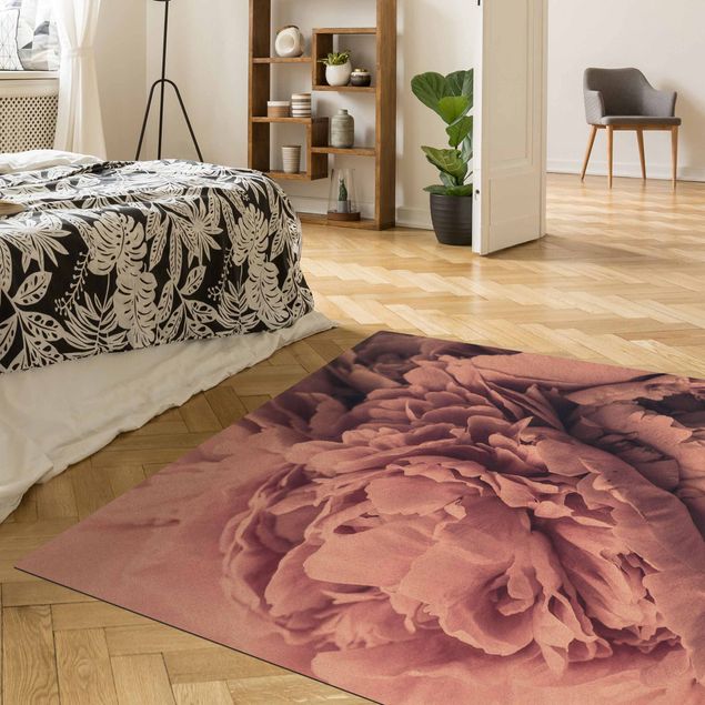 Moderner Teppich Lila Pfingstrosenblüten