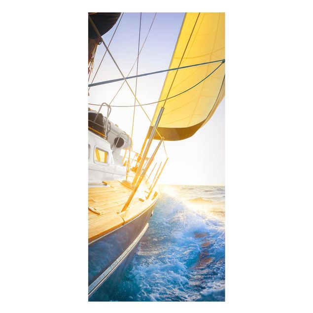 Magnettafel Strand Segelboot auf blauem Meer bei Sonnenschein