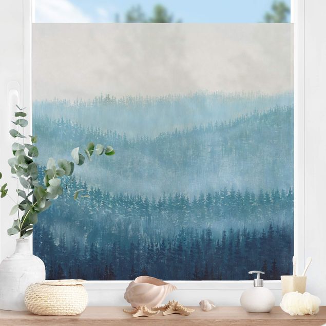 Wald Fensterbild Malerische Berge mit Nadelbäumen