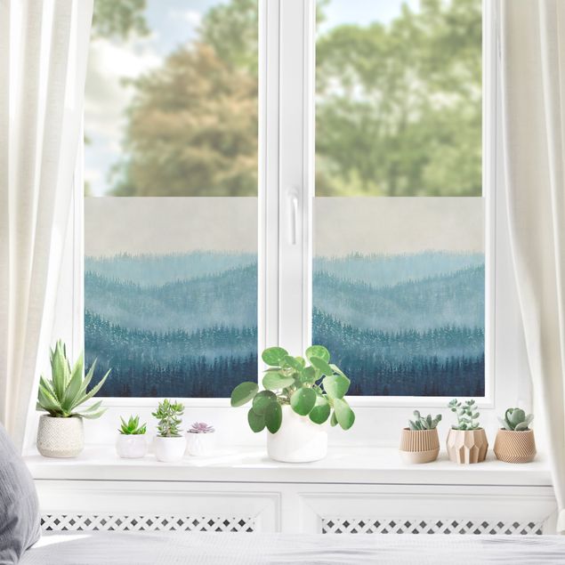 XXL Fensterbilder Malerische Berge mit Nadelbäumen